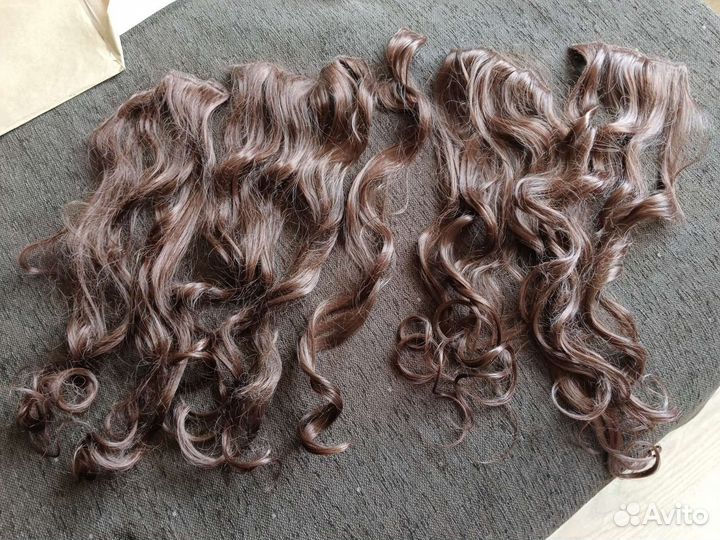 Пряди на заколках