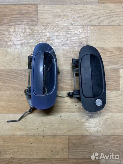 Ручка правой пассажирской двери Mitsubishi Carisma