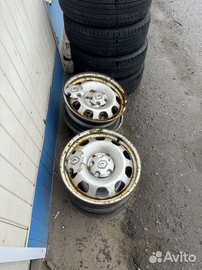 Штампованные диски Renault Duster