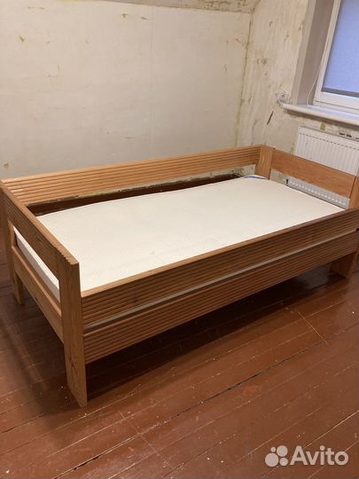 Детская кровать от 3 лет с матрасом бу