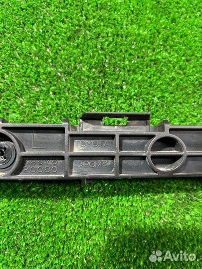 Заглушка бампера задняя левая Toyota Allion ZRT265