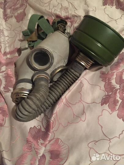 Противогазы разные