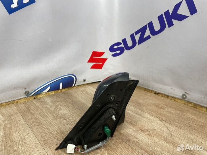 Боковые зеркала заднего вида правое Suzuki Sx4