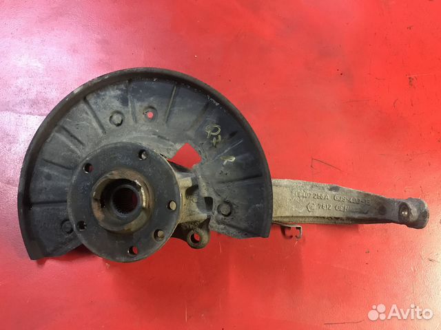 Кулак поворотный передний правый Audi Q7 4L