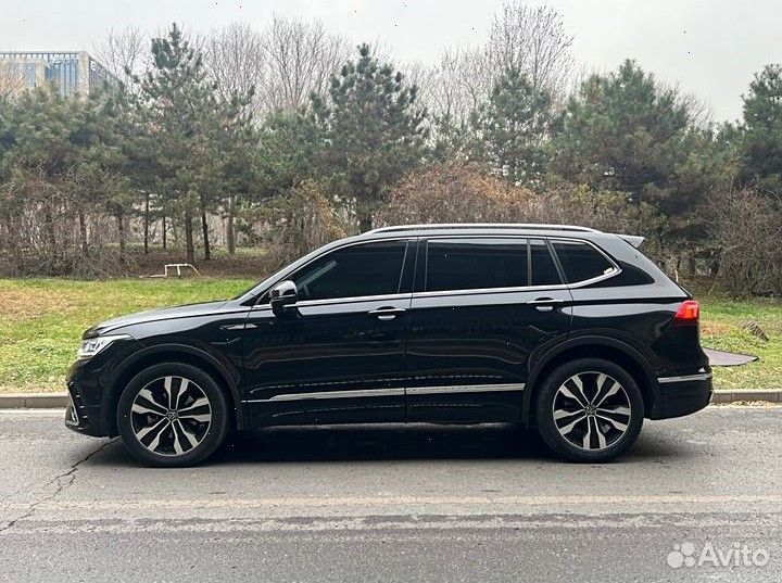 Volkswagen Tiguan L 2.0 AMT, 2021, 29 900 км