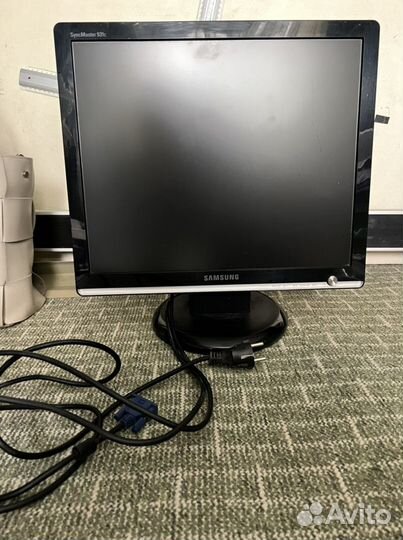 Монитор Samsung