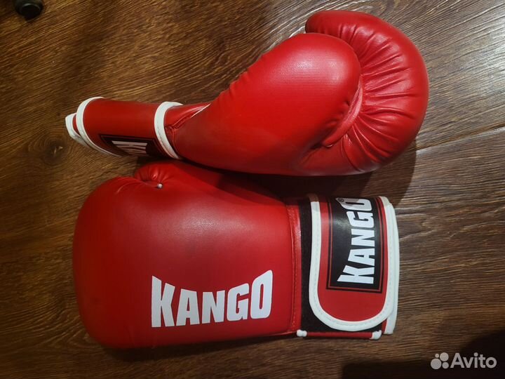 Боксерские перчатки