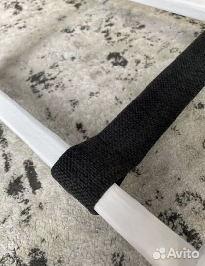 Стул подставка под сумки