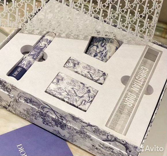 Электрическая зубная щетка dior