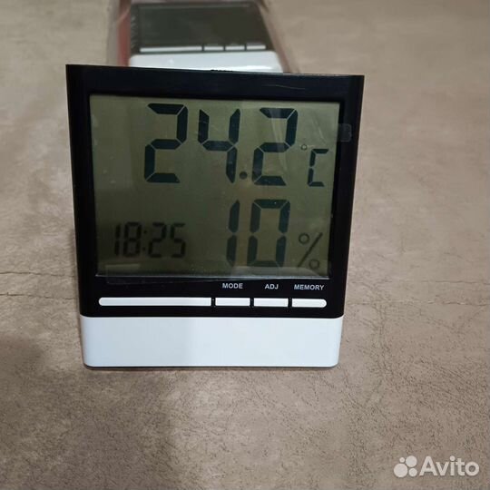 Метеостанция/гигрометр