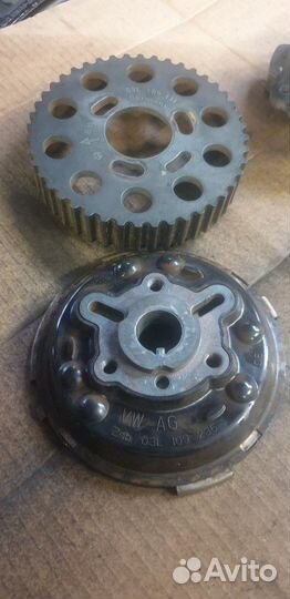 Шестерня распредвала 03L 109 111 Volkswagen Passat