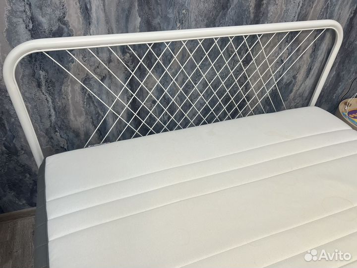 Кровать IKEA 140х200