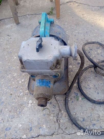 Уровень строительны. Пила