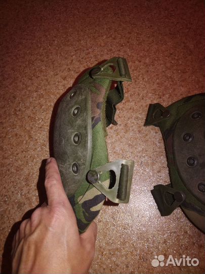 Налакотники тактические