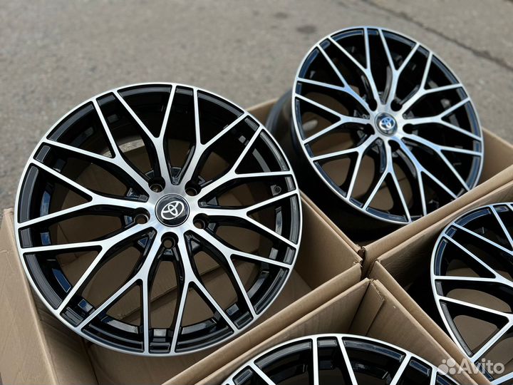 Литые диски BMF091 R17 на Toyota Camry