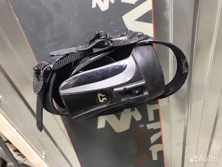 Сноуборд с крепами и батинками
