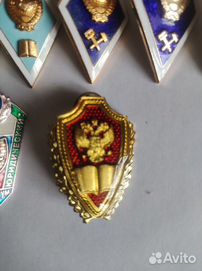 Знаки об окончании учебных заведений СССР