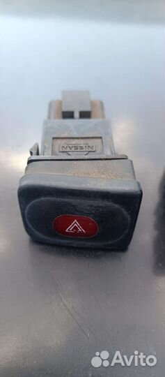 Кнопка Nissan Prairie