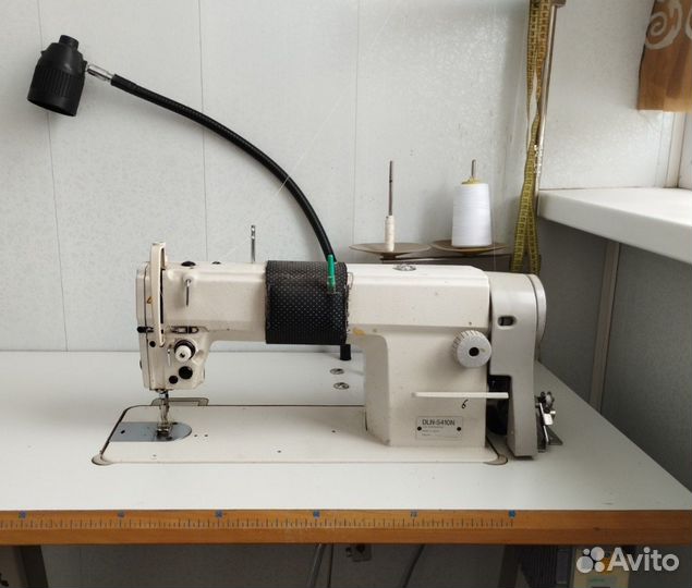 Juki DLN 5410 N швейная машина со столом