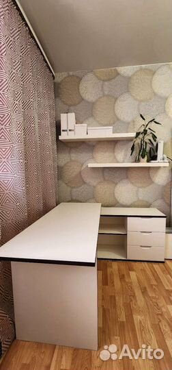 Угловой письменный стол