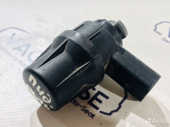 Датчик Audi A8 D2 4D 2001