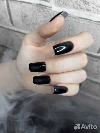 Маникюр и педикюр