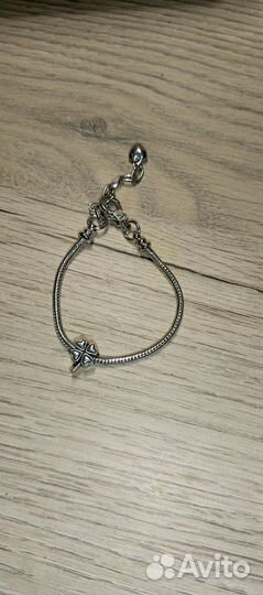 Украшение из бисера