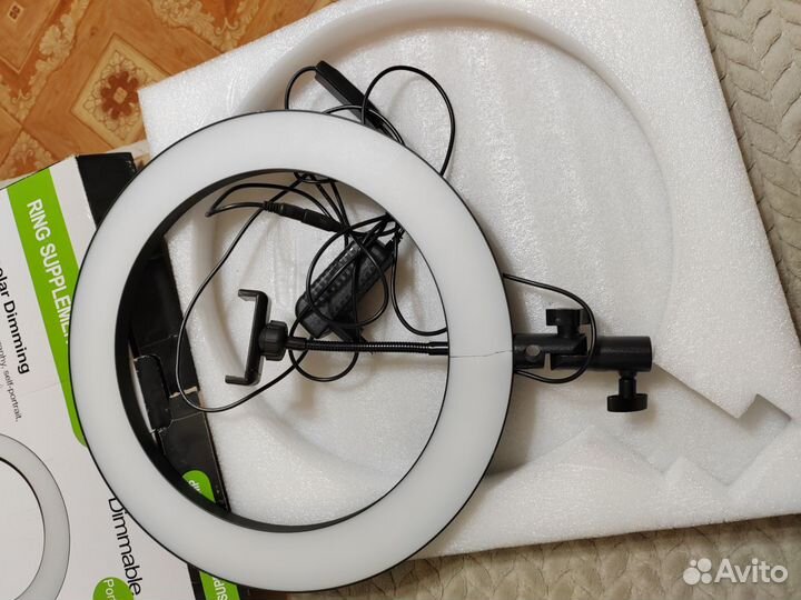 Светодиодная кольцевая лампа