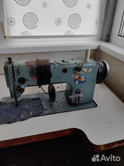 Промышленная швейная машинка