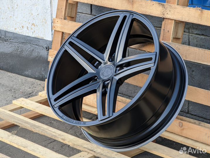 Диски GT Forged R22 на Toyota Land Cruiser 200