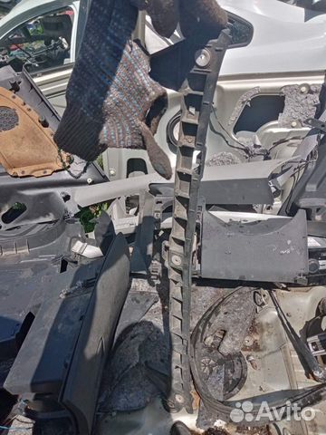 Направляющая заднего бампера Opel Corsa D