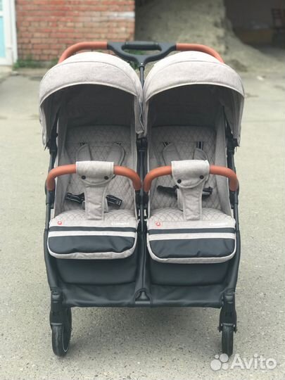 Коляска для двойни Carrello 