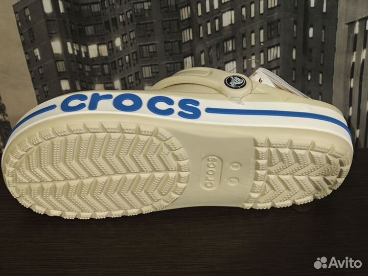 Сабо Crocs мужские бежевые с синим