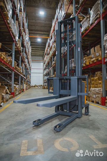 Электрический штабелер 1,5 т 1,6 м