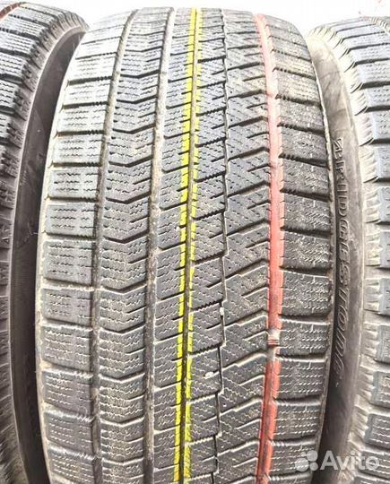 Bridgestone Blizzak VRX2 225/60 R17 98R
