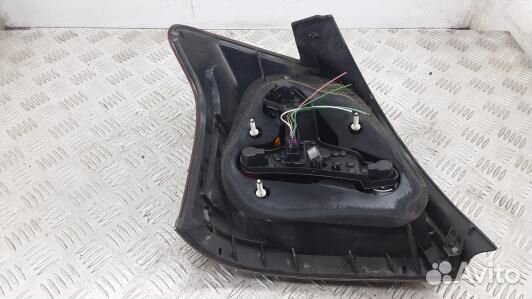 Фонарь задний правый toyota avensis T25 (1BN27MY01