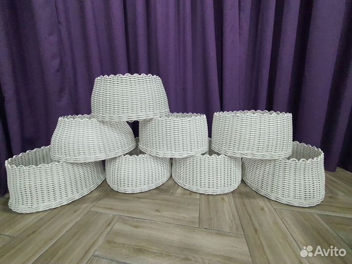 Корзина плетеная, юбка под елку