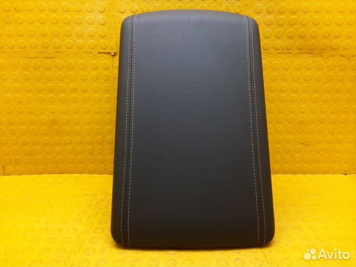 Б/У подлокотник В хорошем состоянии, оригиналnnУ