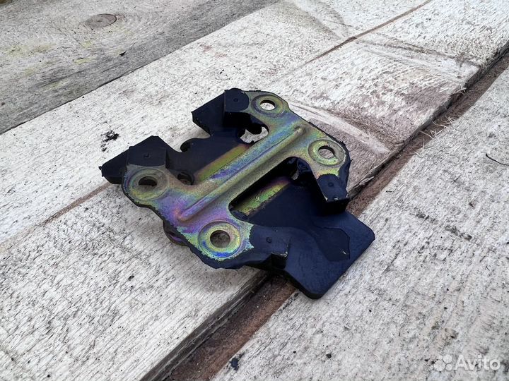 Кронштейн датчика ускорения BMW E53