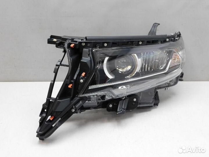 Фара левая Toyota Land Cruiser Prado