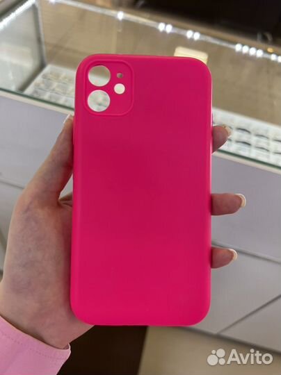 Чехлы на iPhone 11