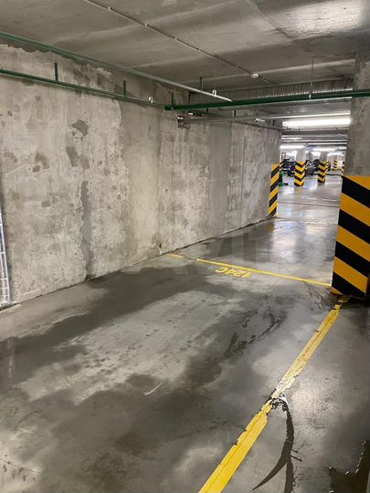 Машиноместо, 30 м²