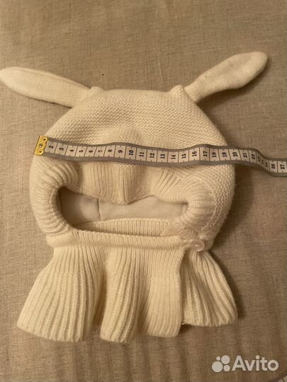 Шапка шлем Зайка для новорожденных с пуговицей