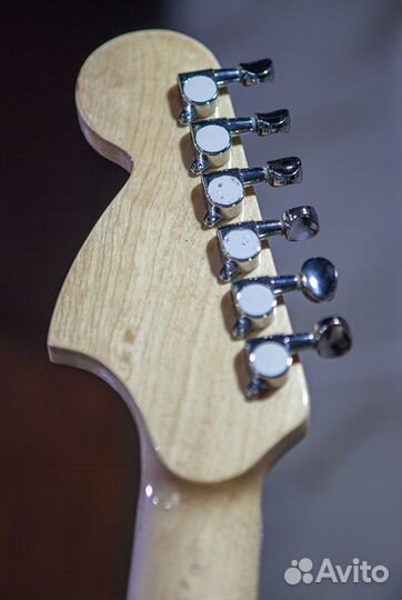 Мастеровая, полуакустическая гитара