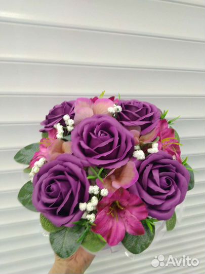 Розы в шляпной коробке