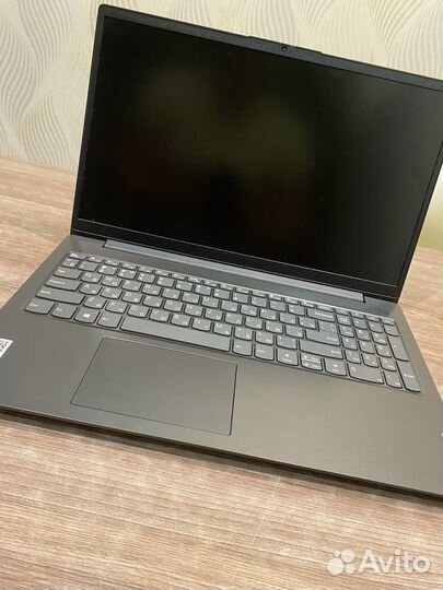 15.6” Ноутбук Lenovo Win 10 Pro/Silver