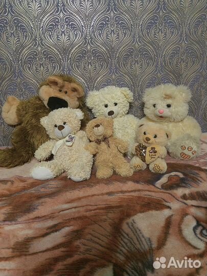 Семья плюшевых мишек