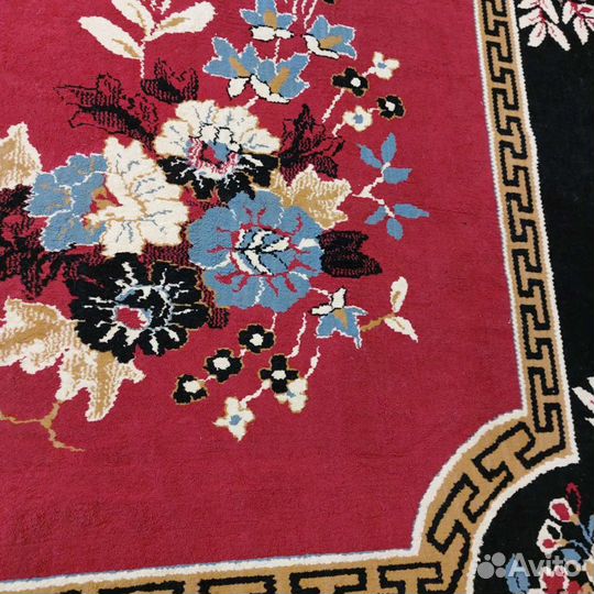 Большой красный ковер 360х 275