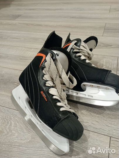 Коньки хоккейные