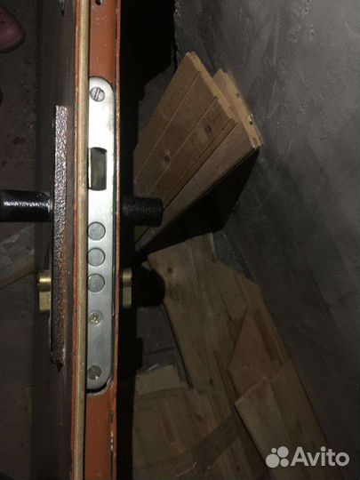 Дверь входная металлическая